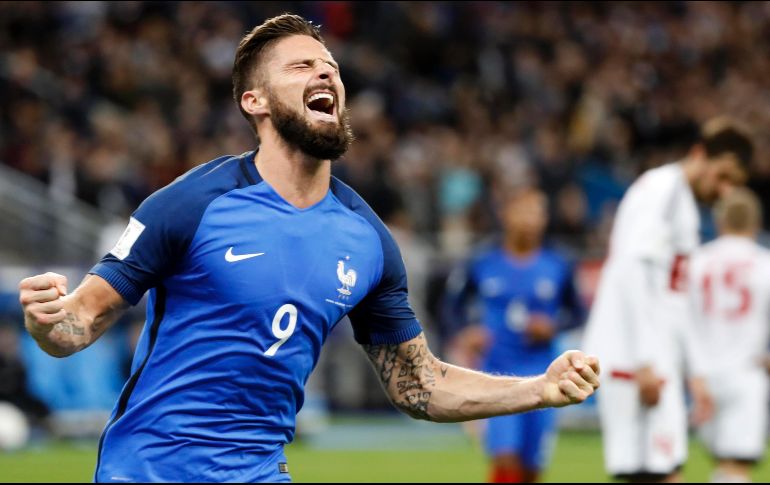 Giroud celebra el segundo tanto, que decreta el pase de los galos a la justa mundialista. EFE/E. Laurent
