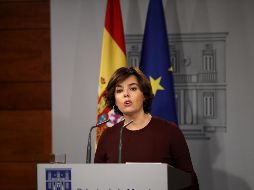 Soraya Sáenz expresó que ni Puigdemont ni nadie puede pretender imponer una mediación sobre un acto ilegal. EFE / J. Martín
