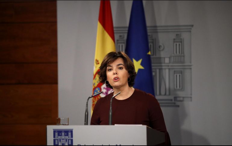 Soraya Sáenz expresó que ni Puigdemont ni nadie puede pretender imponer una mediación sobre un acto ilegal. EFE / J. Martín