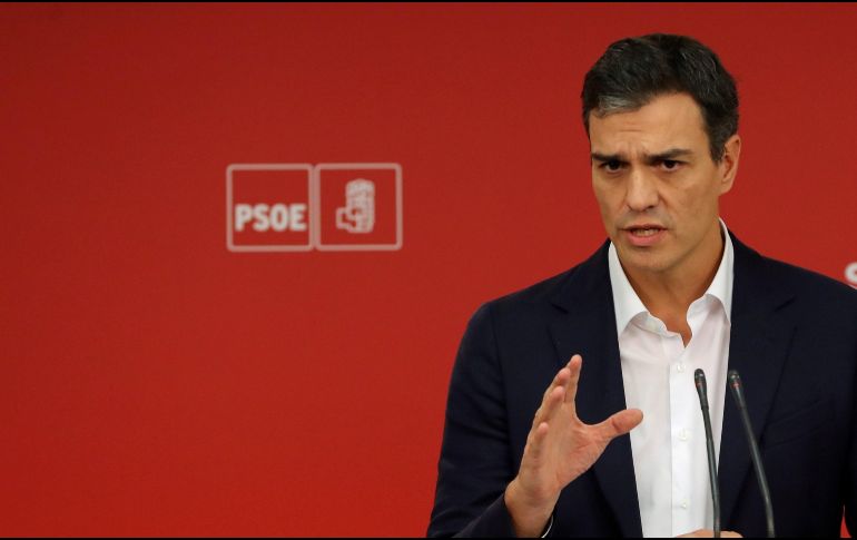 Pedro Sánchez se une a la petición de Mariano Rajoy para que Carles Puigdemont aclare si declaró la independencia o no.
