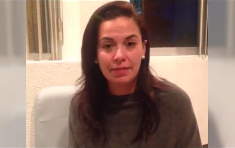 A través de un video que circula en redes sociales, la mujer asegura que el conductor tomó otra ruta y le tocó la pierna. YouTube/Roberto Piñon Sanchez