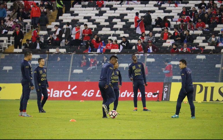 La Federación ecuatoriana ha anunciado que no revelará los nombres de los jugadores involucrados. TWITTER/@FEFecuador