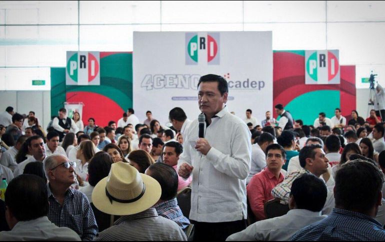 El secretario de Gobernación estuvo con jóvenes priistas de la Cuarta Generación de la Escuela Nacional de Cuadros. TWITTER / @osoriochong