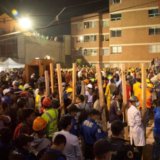 Entrega SEP expediente del Rébsamen para carpeta de investigación