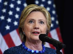 La burla ocurre luego de que Clinton apoyara a los jugadores de la NFL que se arrodillan durante el himno para protestar 