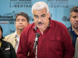 Ángel Oropeza, portavoz de la Mesa de la Unidad Democrática (MUD), exigió que se audite todo el proceso electoral desplegado el domingo, para así reaundar el diálogo con el Gobierno de Maduro. EFE / M. Gutiérrez