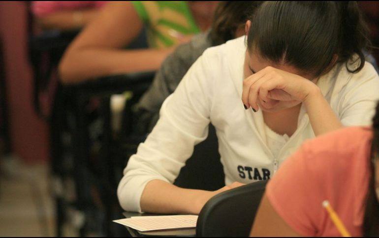 Es común que haya dificultad en la concentración, insomnio o trastornos de sueño que terminan por afectar el rendimiento escolar o derivan en ausentismo. EL INFORMADOR / ARCHIVO