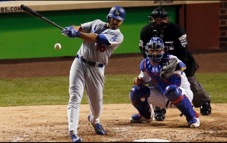El pelotero de ascendencia mexicana Andre Ethier pegó jonrón en la segunda entrada, iniciando así la reacción ofensiva de Los Ángeles. AP/C. Arbogast