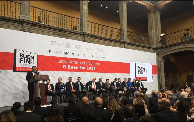 Según el presidente de la Concanaco, se espera que el aumento del dólar que se observó en estos días no afecten las compras. TWITTER / @SE_mx