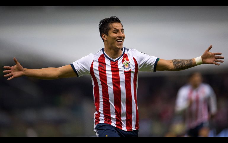 Carlos Cisneros puso adelante a los rojiblancos con un gran gol buscando el segundo poste de la portería americanista. MEXSPORT/ O. Aguilar