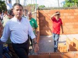 El Jefe del Ejecutivo estuvo en Santo Domingo Ingenio, Oaxaca supervisando el proceso de reconstrucción de viviendas. TWITTER /  @ESanchezHdz