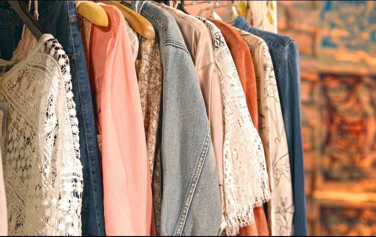 Alsea dejará de operar en Chile marcas como Tommy Hilfiger y Guess a cambio de mil 607 millones de pesos. EL INFORMADOR/Archivo