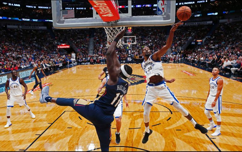 Kevin Durant (35) agregó 22 enteros para ser el tercer mejor anotador del equipo californiano. AP/G. Herbert