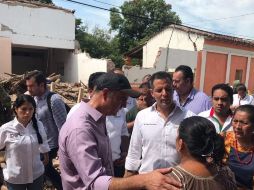 Durante el recorrido entregan despensas, víveres , cobijas y productos básicos. NTX/ARCHIVO