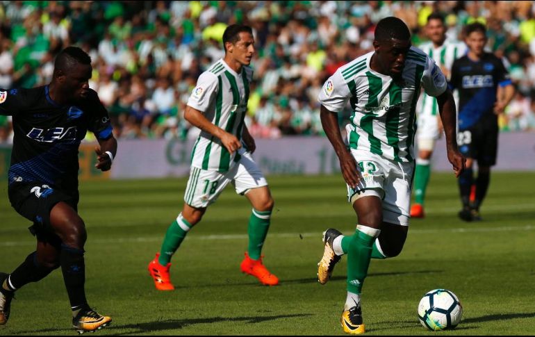 El Betis llevó toda la iniciativa ante el planteamiento conservador de los albiazules. TWITTER/ @RealBetis
