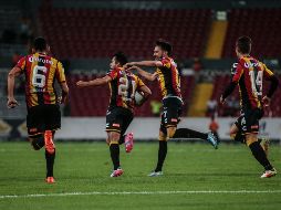 El gol del conjunto tapatío cayó al minuto dos por conducto del mediocampista Hibert Ruíz. ESPECIAL/ ARCHIVO