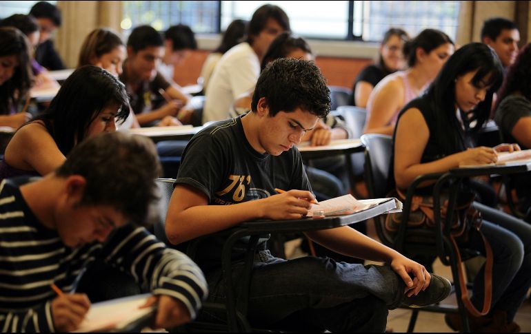El 60 por ciento de las y los estudiantes que abandonan sus estudios de bachillerato lo hacen en el primer año y, sobre todo, en los primeros tres meses. EL INFORMADOR / ARCHIVO