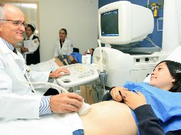 La prevalencia de la enfermedad es de hasta dos mujeres por cada hombre. EL INFORMADOR/Archivo