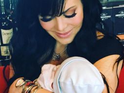 El hijo de Julián Figueroa nació el pasado 2 de mayo. INSTAGRAM / maribelguardia