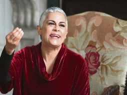 Eugenia León. La cantante presenta “Una Rosa Encendida”. NTX