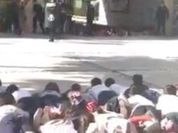 La instrucción consistió básicamente en que los niños se tiraran al piso y se mantuvieran boca abajo. TWITTER / @RuidoEnLaRed