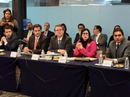 En la reunión participan Miguel Messmacher y la subsecretaria  de la SHCP, Vannesa Rubio. TWITTER / @VRubioMarquez