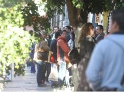 Para poder atender a todos los solicitantes, Profesiones del Estado pidió ayuda de 15 servidores públicos de otras dependencias. EL INFORMADOR/E. Barrera