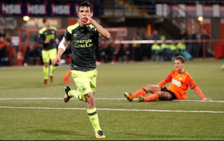 Lozano suma ocho goles en el mismo número de partidos. TWITTER/@psveindhoven