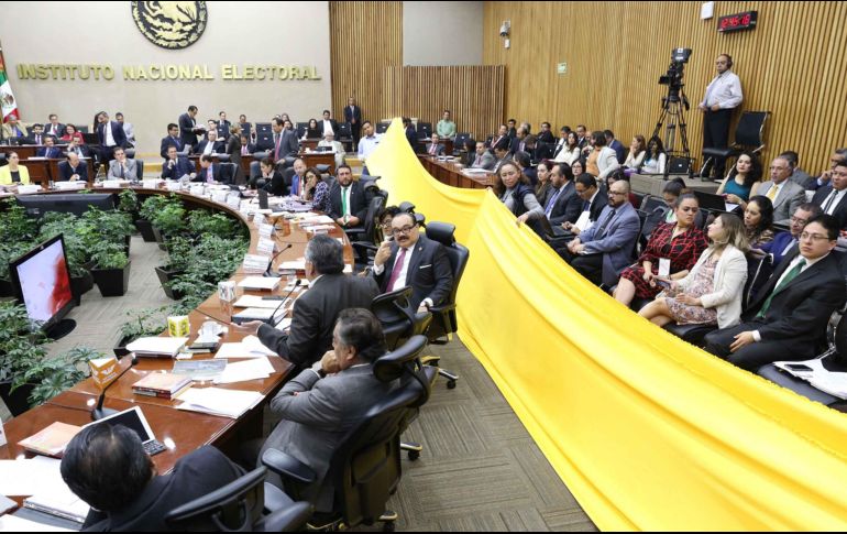 Se propone imponer multas por 9.6 millones de pesos a nueve partidos por no reportar gastos. SUN / ARCHIVO