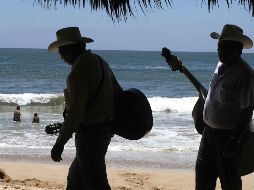 Los ciudadanos podrán escuchar la música de su gusto en sus hogares, vehículos o fiestas privadas. EFE/ARCHIVO