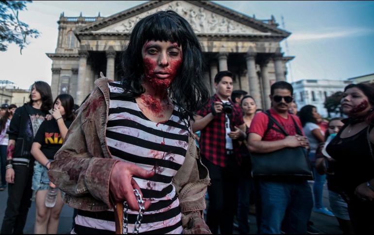 1Este sábado se llevó a cabo una manifestación en las calles de la Perla tapatía, donde los muertos vivientes fueron los protagonistas. EL INFORMADOR/F. Atilano