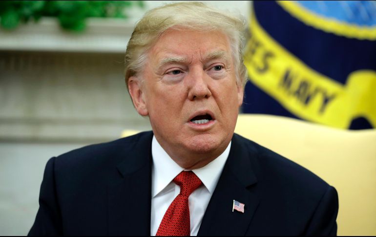 Trump asegura que las acusaciones contra los miembros y ex miembros de su equipo son falsas. AP/ E.VUCCI