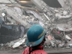 De acuerdo con el expediente el edificio que albergaba a Residencial San José tenía columnas de soporte irregulares. SUN / ARCHIVO