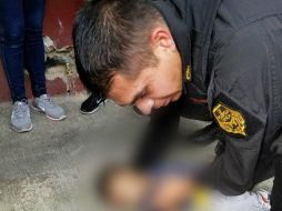 Rico Ruvira, elemento de la Fiscalía hace más de dos años, dijo sentirse satisfecho por haber salvado la vida de este pequeño. TWITER / @FiscaliaJal