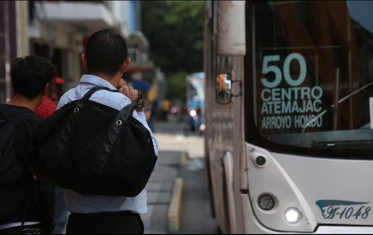 La comitiva se integra por transportistas de Grupo Oriente además de representantes de las rutas 623, 50, 60, entre otras rutas. EL INFORMADOR / ARCHIVO