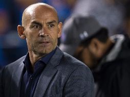 ''Se tendría que platicar al respecto, porque una cosa es entablar plática de una posible renovación y otra cosa es si está dispuesto a tener esas pláticas'', expresó el directivo sobre el estratega celeste. MEXSPORT / ARCHIVO