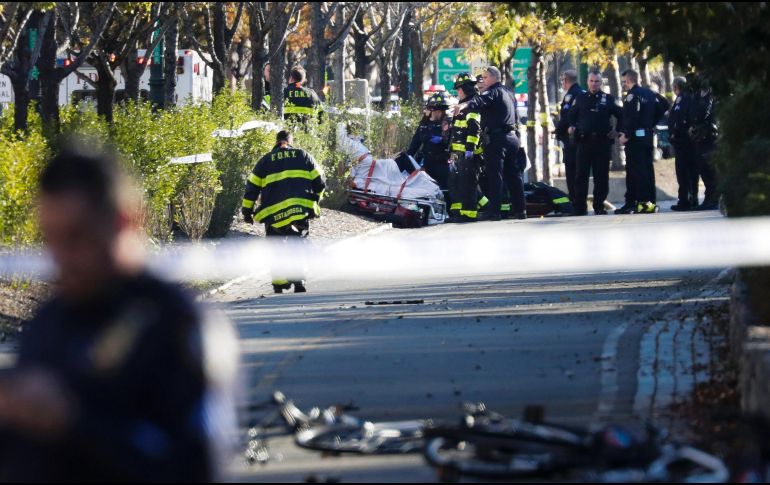El agresor arrolló con su vehículo a varias personas que se encontraban en el lugar, algunas de ellas en un carril para bicicletas. EFE / J. Lane