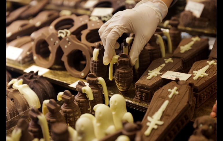 -Chocolates en variadas figuras se exhiben en la Feria del Chocolate de París. AFP/T. Samson