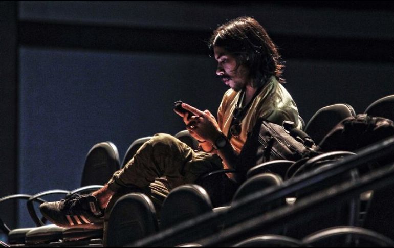 Para activar el asistente será necesario presionar de manera prolongada el botón 