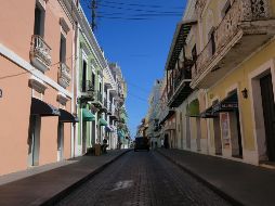 El huracán “María” arrasó con cultivos y dañó o destruyó 230 mil viviendas, y dejó a la isla entera sin energía eléctrica. EFE / J. Muñiz