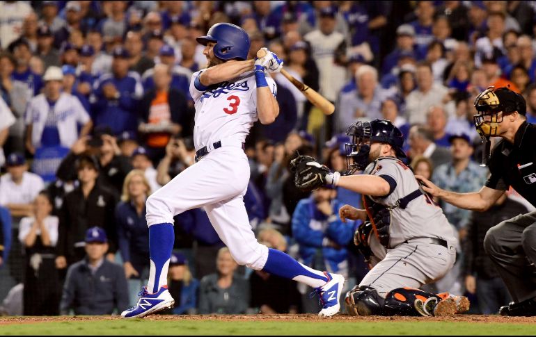El partido se disputa en el Dodger Stadium, de Los Ángeles. AFP/H. How