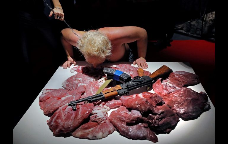 Vista de una instalación durante la inauguración de la muestra de arte ultramoderno Moneyfest3, en Moscú, Rusia. EFE/Y. Kochetkov