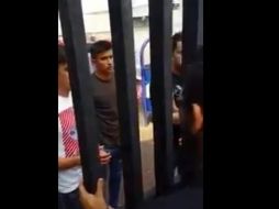 En un video que se hizo viral en redes sociales, se escucha como los aficionados reclaman displicencia en Cabrera y Van Rankin. TWITTER /  @90MinutosMexico