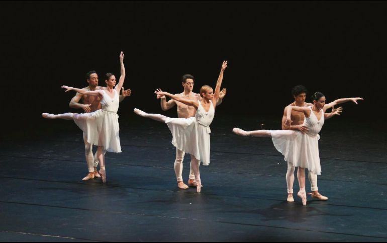 Pasión y entrega. El grupo en la demostración de técnica y estética. EL INFORMADOR/E. Barrera