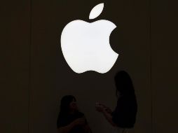 Para el primer trimestre de su ejercicio de 2018, Apple proyecta unos ingresos de entre 84 mil y 87 mil millones de dólares. EFE/R. Tongo