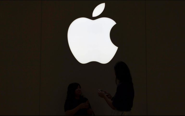 Para el primer trimestre de su ejercicio de 2018, Apple proyecta unos ingresos de entre 84 mil y 87 mil millones de dólares. EFE/R. Tongo