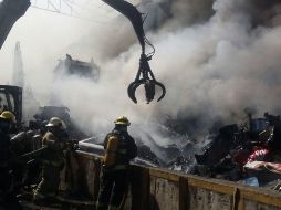 Para sofocar el fuego fue necesario contar con una motobomba y la ayuda de tres pipas de agua. ESPECIAL/ Protección Civil Jalisco