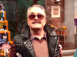 Entre luces de colores y su imagen bailando en las pantallas, Sola provocó los aplausos y gritos de los asistentes. TWITTER/@Ventaneando