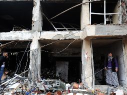 La artillería de las fuerzas iraquíes y de la milicia chií Multitud Popular alcanzó ayer el pueblo de Al Baguz. AFP/ARCHIVO
