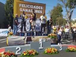 Atletas kenianos lograron hacer el 2-3 en la rama varonil. TWITTER/@Maraton_Gdl